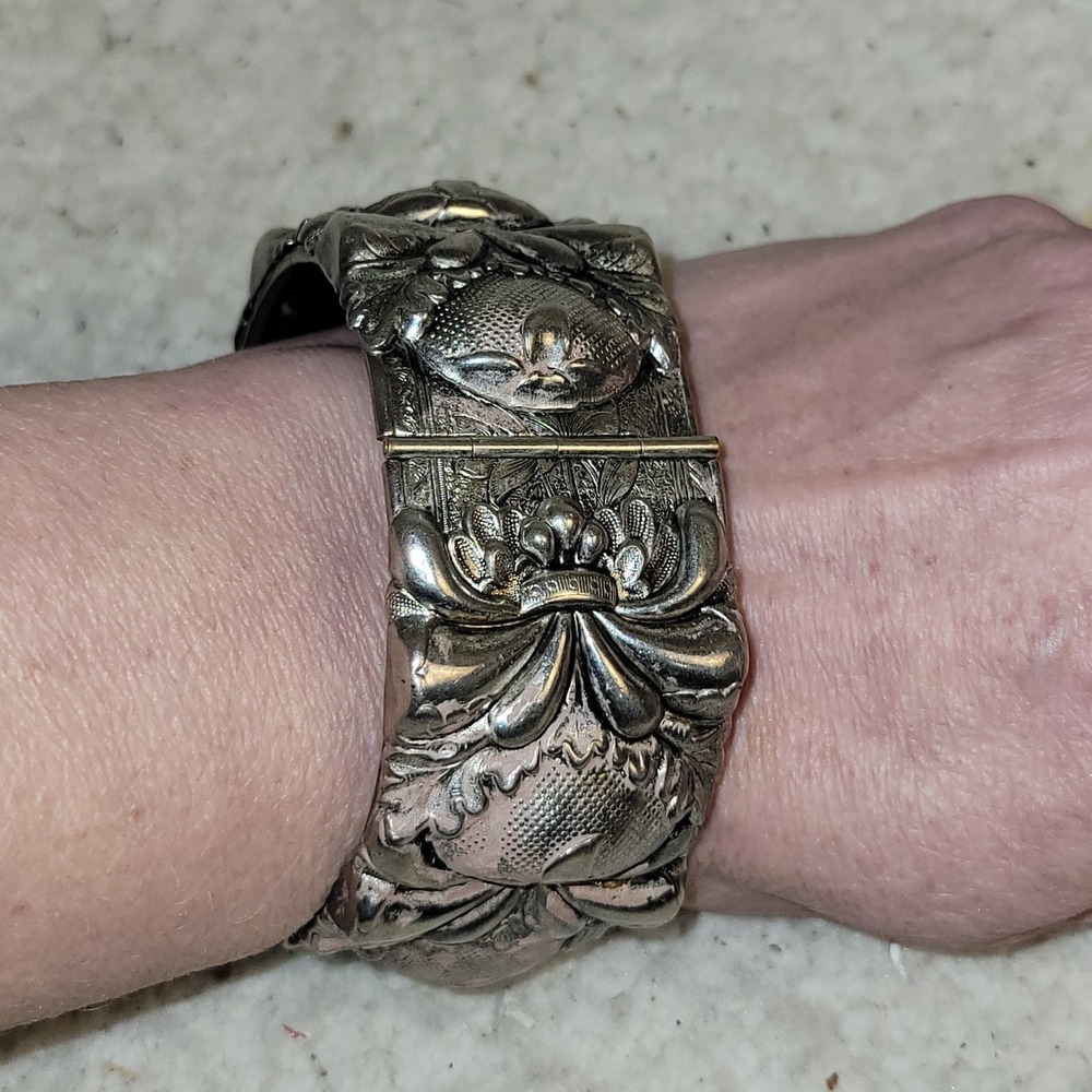 Vintage Rogers Silverplate Spoon Bracelet Repurposed‎ Flatware Floral Hinged